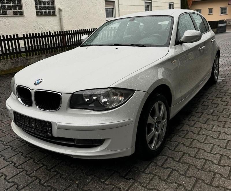 Gebraucht BMW 116 122 PS (89 kW) 2010 Weiß Kleinwagen