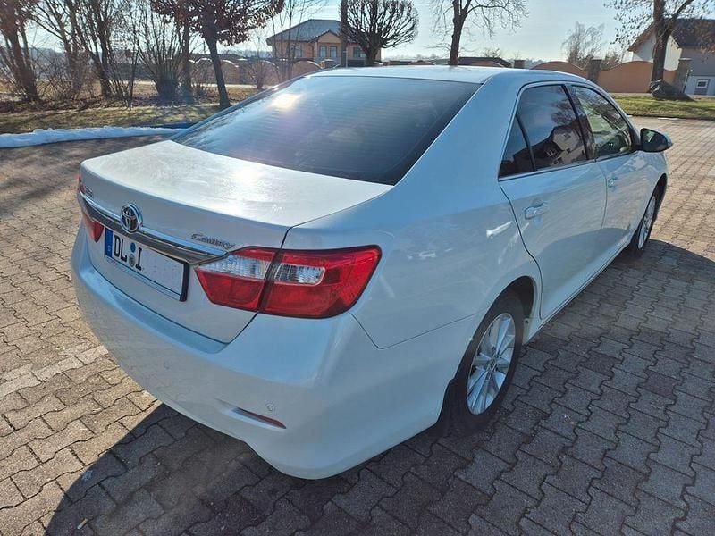 Gebraucht Toyota Camry 178 PS (130 kW) 2011 Weiß Limousine