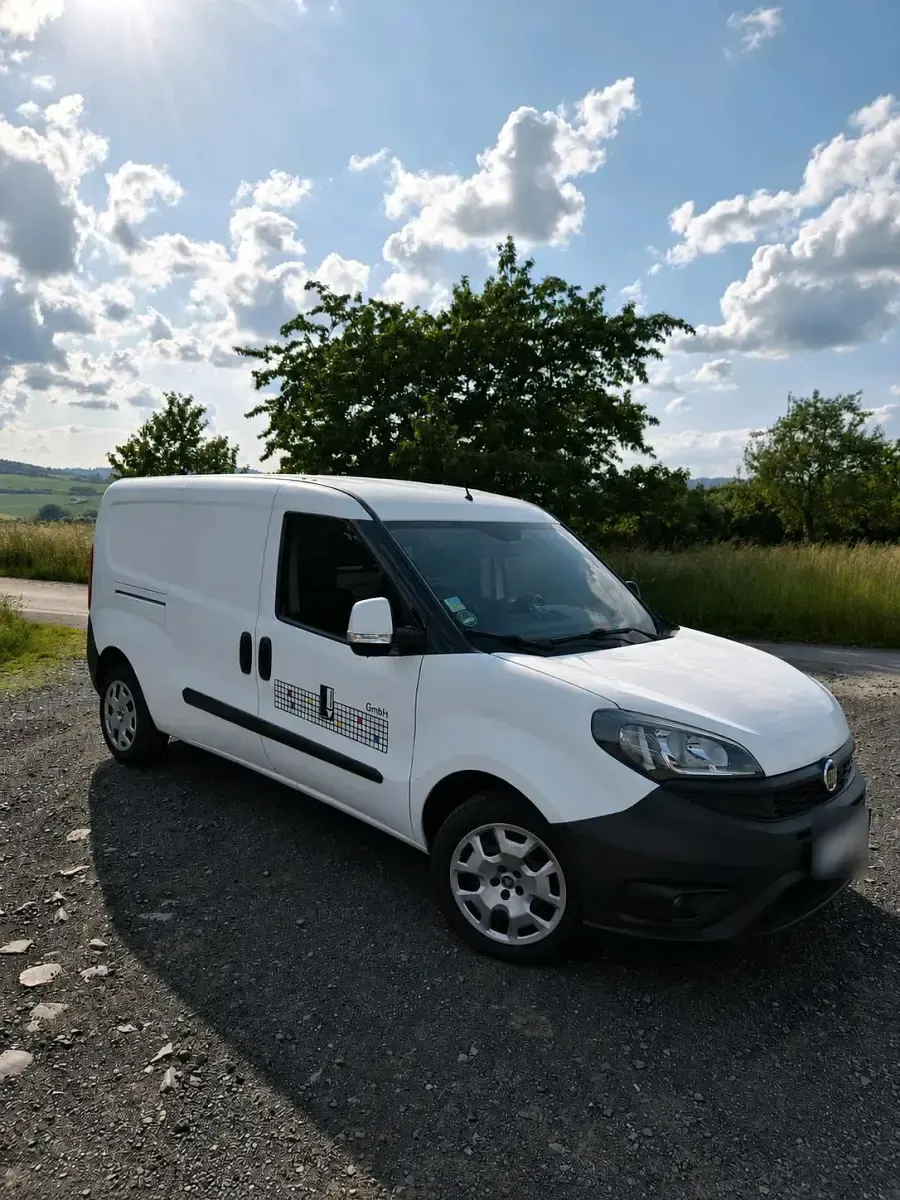Gebraucht Fiat Doblò 95 PS (69 kW) 2018 Weiß Van / Kleinbus