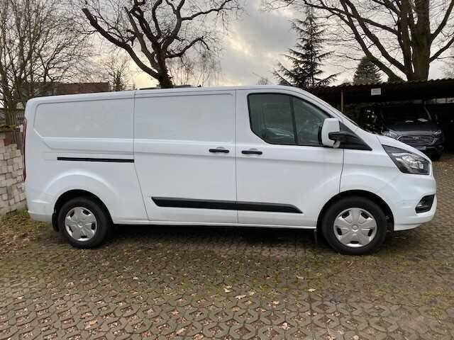 Weiß (frostweiß) Gebraucht 2020 Ford Transit Custom Trend Limousine | 27.985 € (Teuer) - Bild 1/1