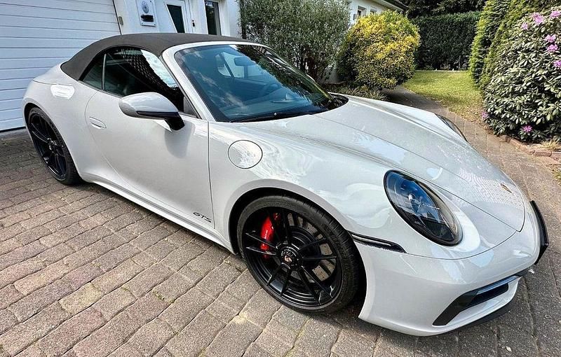 Grau Gebraucht 2023 Porsche 911 Carrera GTS Cabrio | 169.900 € (Teuer) - Bild 1/4
