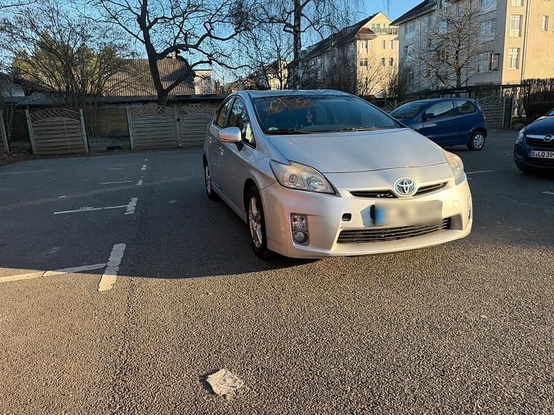 Gebraucht Toyota Prius 99 PS (72 kW) 2010 Silber Kleinwagen