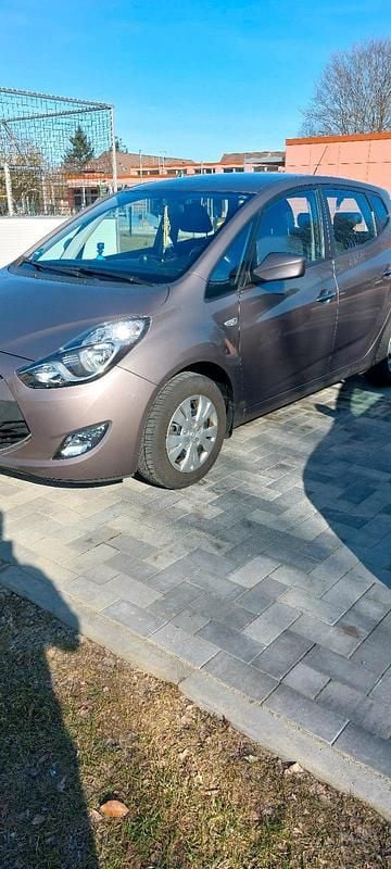 Gebraucht Hyundai ix20 90 PS (66 kW) 2014 Braun Kleinwagen