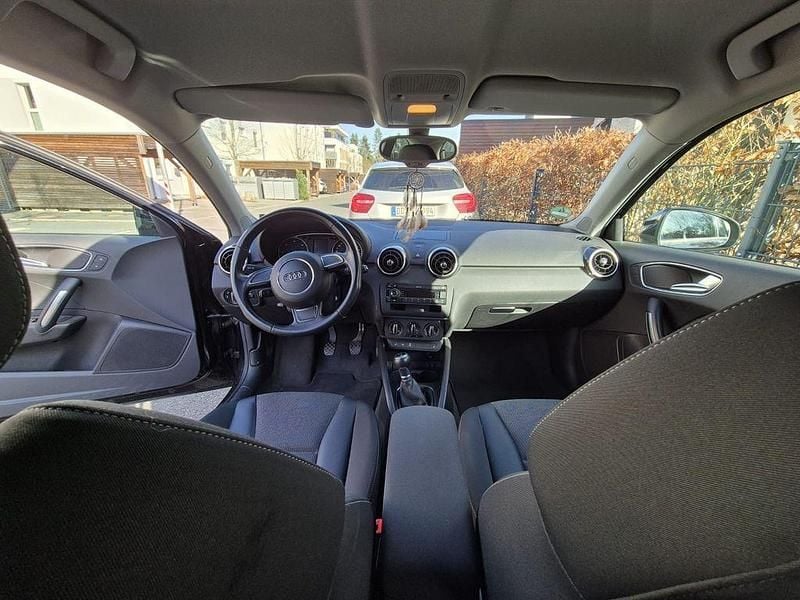 Gebraucht Audi A1 Attraction 105 PS (77 kW) 2010 Schwarz Kleinwagen