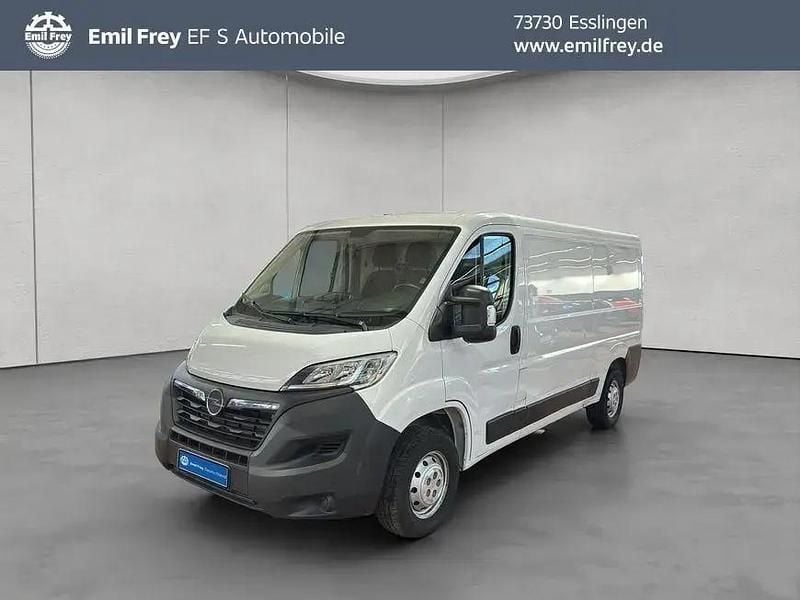 Weiß Gebraucht 2023 Opel Movano Edition Kombi | 19.890 € (Guter Preis) - Bild 1/4