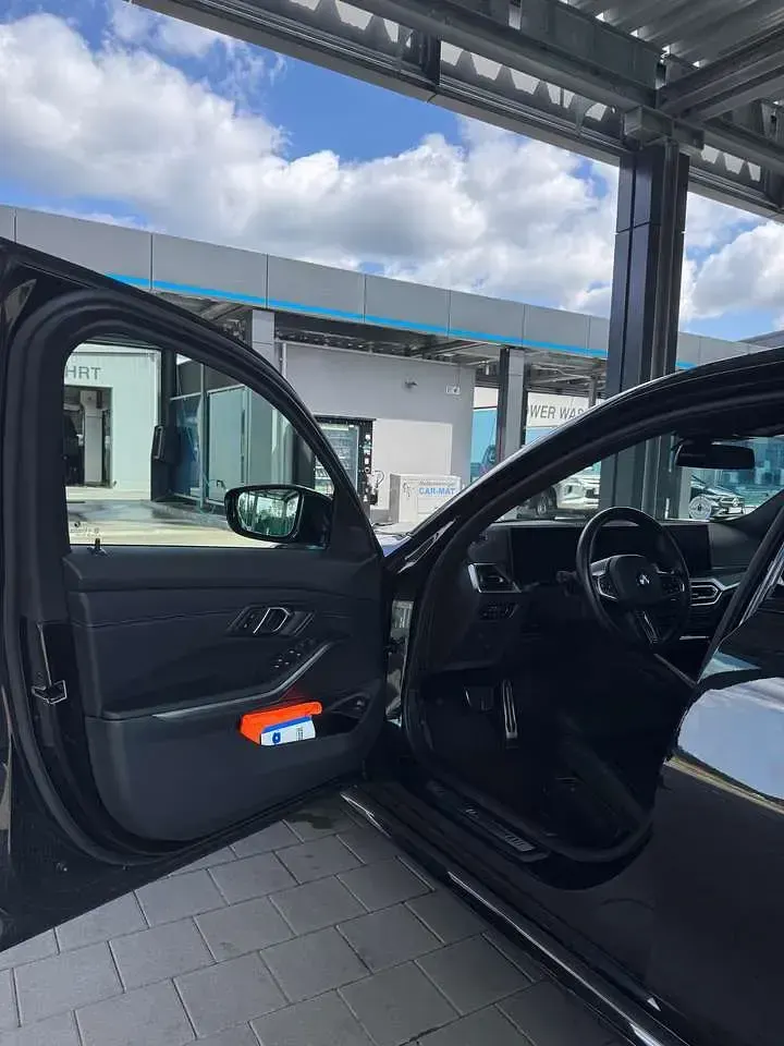 Gebraucht BMW 330 Performance 245 PS (180 kW) 2024 Schwarz Limousine