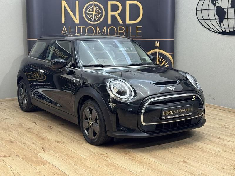 Gebraucht Mini Cooper 135 kW (184 PS) 2023 Midnight black ii (metallic) Kleinwagen