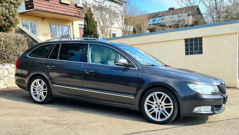 Gebraucht Skoda Superb 200 PS (147 kW) 2011 Grau Kombi