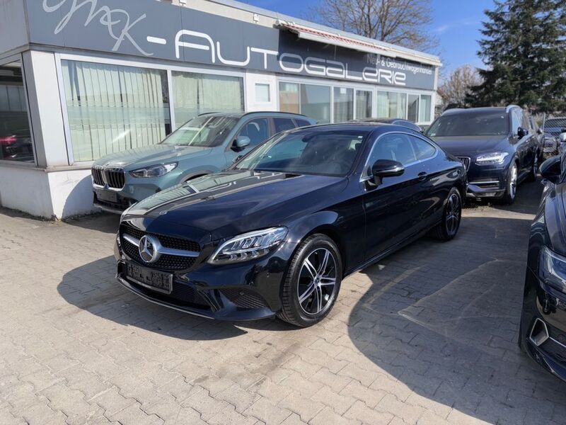 Schwarz Gebraucht 2019 Mercedes C180 Coupé | 22.990 € (Guter Preis) - Bild 1/4