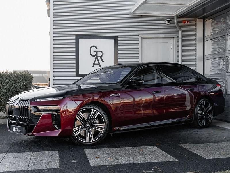 Second-hand BMW M760e 2024 Roșu Berlinǎ