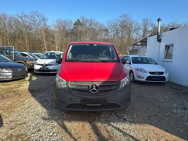 Gebraucht Mercedes Vito 114 PS (83 kW) 2016 Rot Van