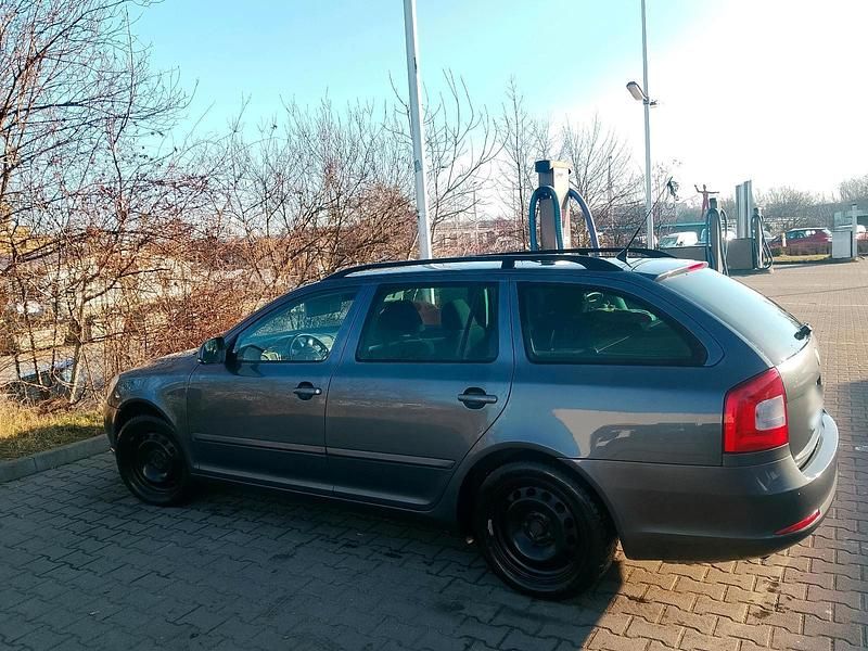 Gebraucht Skoda Octavia 160 PS (117 kW) 2009 Grau Kombi