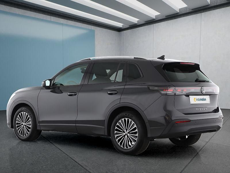 Grau Gebraucht 2024 VW Tiguan SUV | 32.799 € (Guter Preis) - Bild 1/1