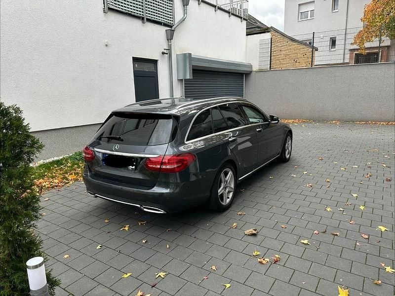 Grau Gebraucht 2015 Mercedes C250 Limousine | 10.000 € (Guter Preis) - Bild 1/4