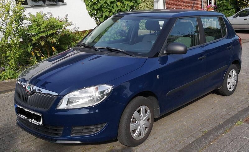 Blau Gebraucht 2011 Skoda Fabia Kleinwagen | 2.500 € (Superpreis) - Bild 1/4