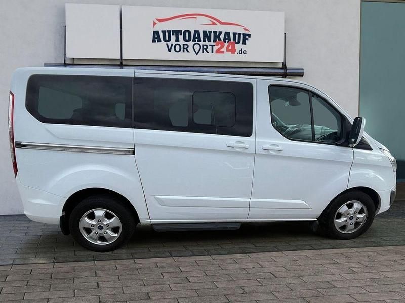 Gebraucht Ford Tourneo Titanium 170 PS (125 kW) 2017 Frostweiß Van / Kleinbus