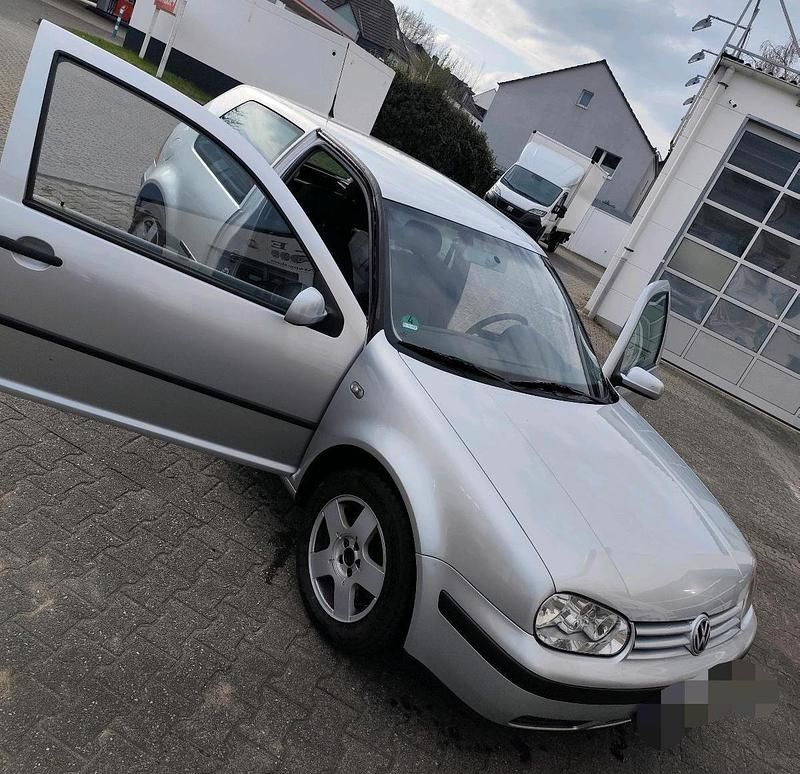 Gebraucht VW Golf IV 110 PS (80 kW) 2002 Silber Kleinwagen