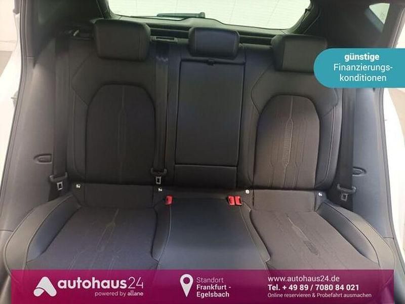 Weiß Gebraucht 2022 Seat Leon Limousine | 21.970 € (Teuer) - Bild 1/4