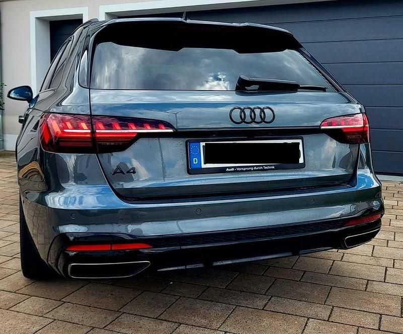 Grau Gebraucht 2024 Audi A4 S-Line Kombi | 41.999 € (Teuer) - Bild 1/4