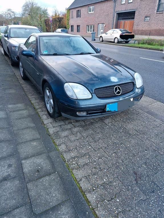 Blau Gebraucht 2000 Mercedes SLK200 Cabrio | 1.750 € - Bild 1/4