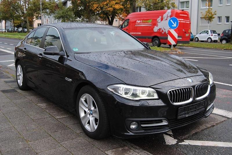 Schwarz Gebraucht 2015 BMW 520 Performance Limousine | 10.680 € (Guter Preis) - Bild 1/4