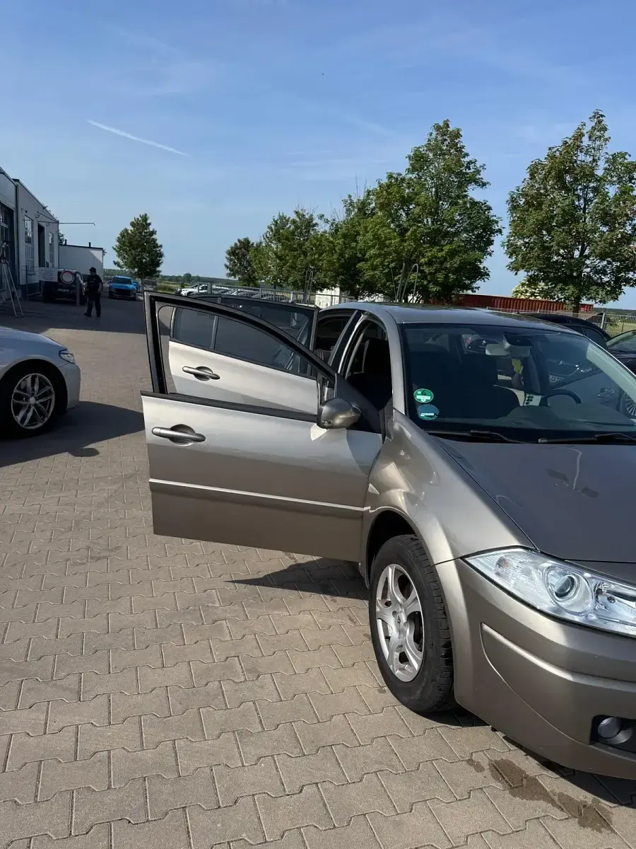 Gebraucht Renault Mégane II 105 PS (77 kW) 2008 Gold Limousine