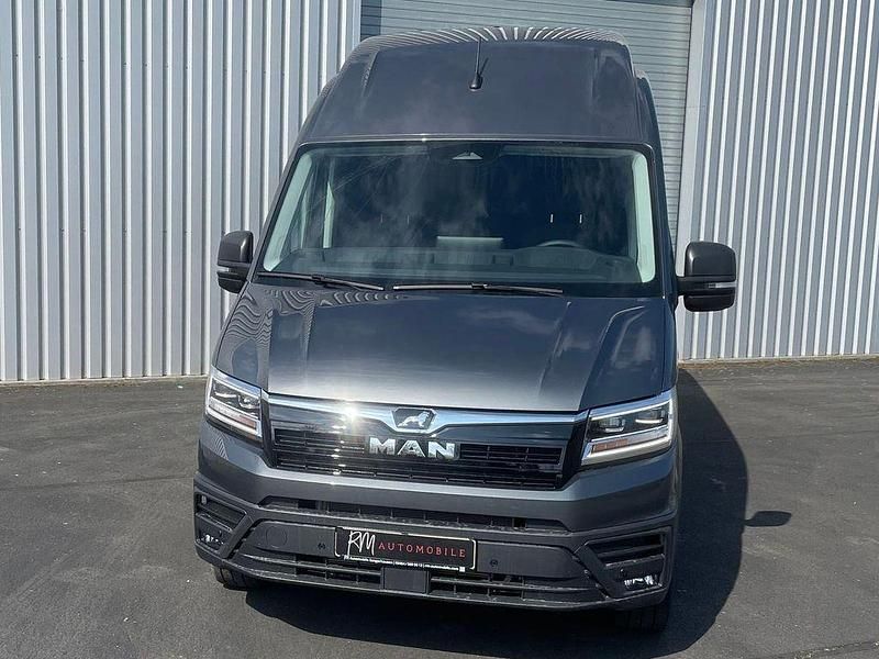 Neu MAN TGE 177 PS (130 kW) 2026 Grau Van