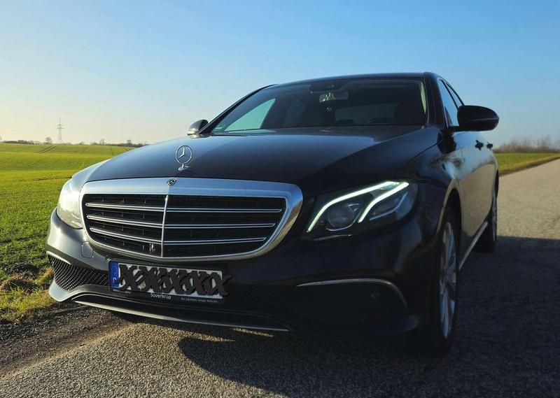 Gebraucht Mercedes E220 194 PS (142 kW) 2017 Schwarz Limousine