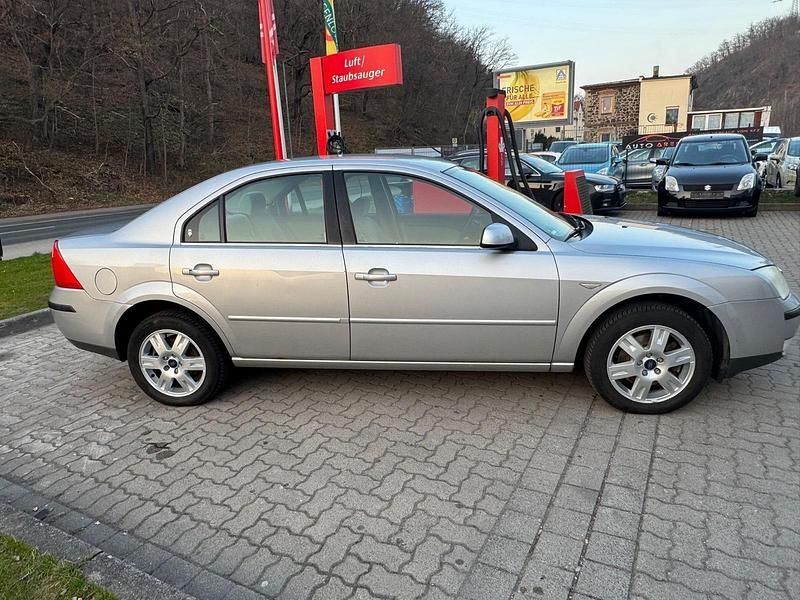 Gebraucht Ford Mondeo Ghia 145 PS (106 kW) 2004 Silber Limousine