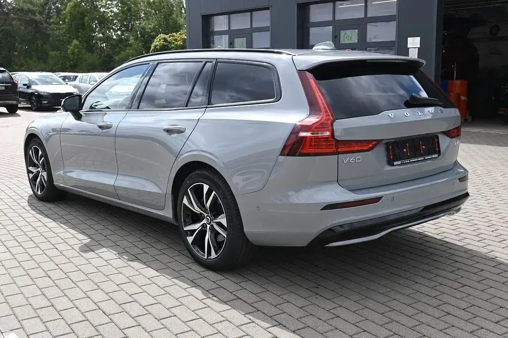Gebraucht Volvo V60 Plus 197 PS (144 kW) 2025 Grau Kombi