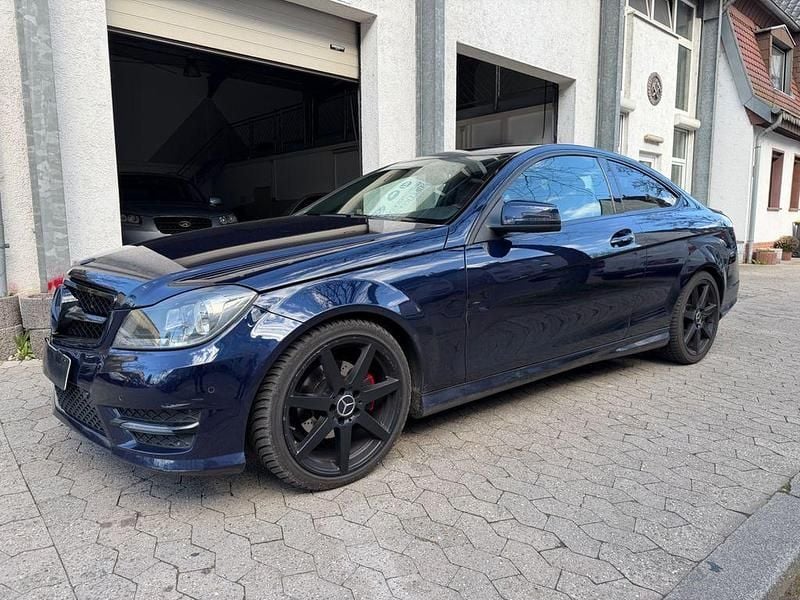 Gebraucht Mercedes C180 AMG 156 PS (114 kW) 2013 Blau Coupé