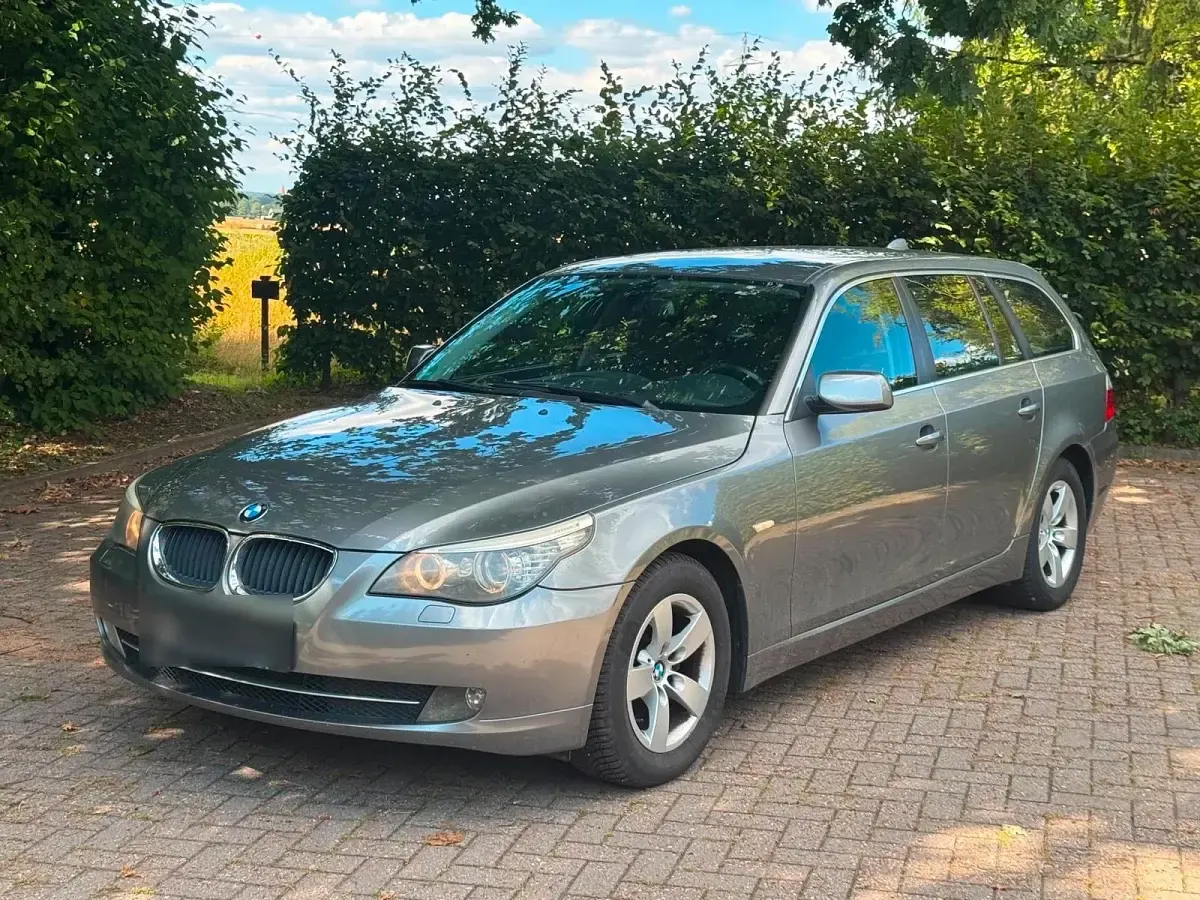 Gebraucht BMW 520 170 PS (125 kW) 2008 Grau Kombi
