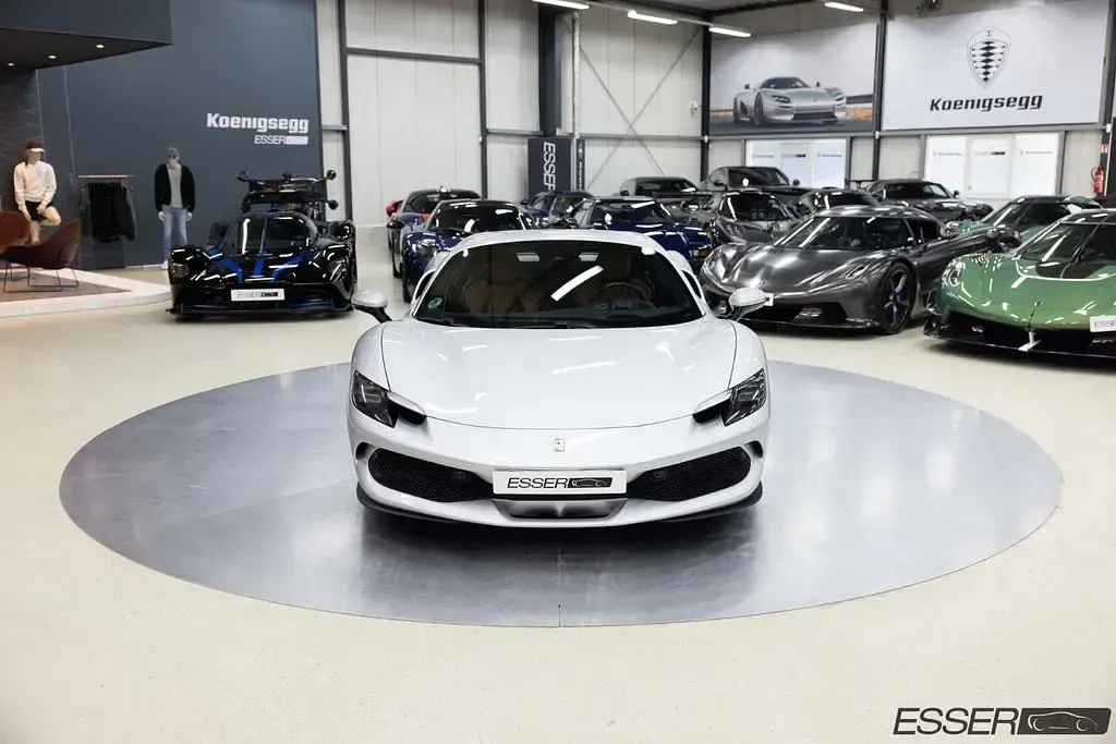 Gebraucht Ferrari 296 829 PS (609 kW) 2023 Silber Cabrio