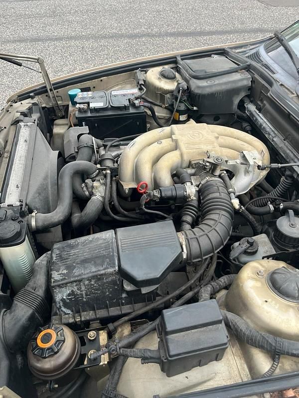 Gold Gebraucht 1989 BMW 525 Limousine | 8.000 € - Bild 1/4