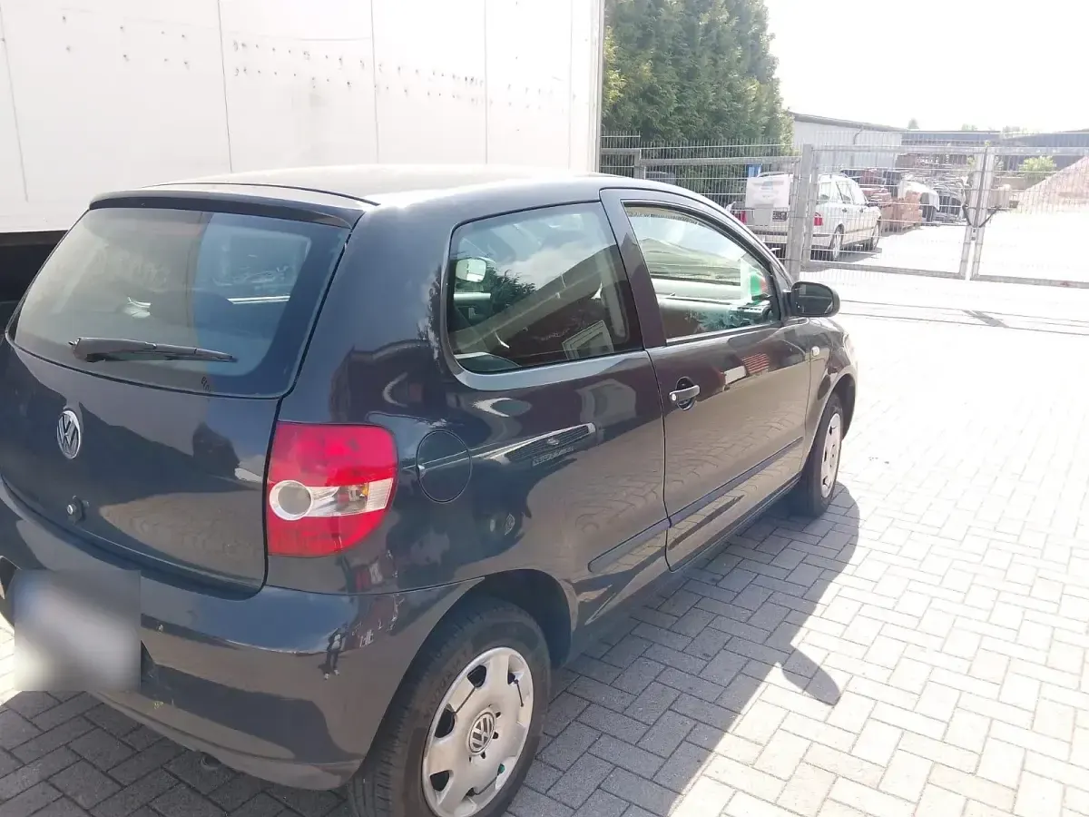 Używany VW Fox 64 KM (47 kW) 2006 Szary Hatchback
