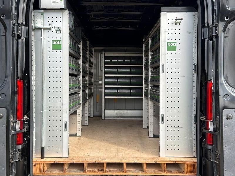 Gebraucht Peugeot Boxer 165 PS (121 kW) 2022 Schwarz Van