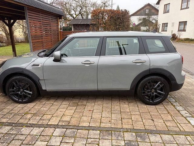 Grau Gebraucht 2020 Mini One Clubman Essential Kombi | 14.500 € (Guter Preis) - Bild 1/4