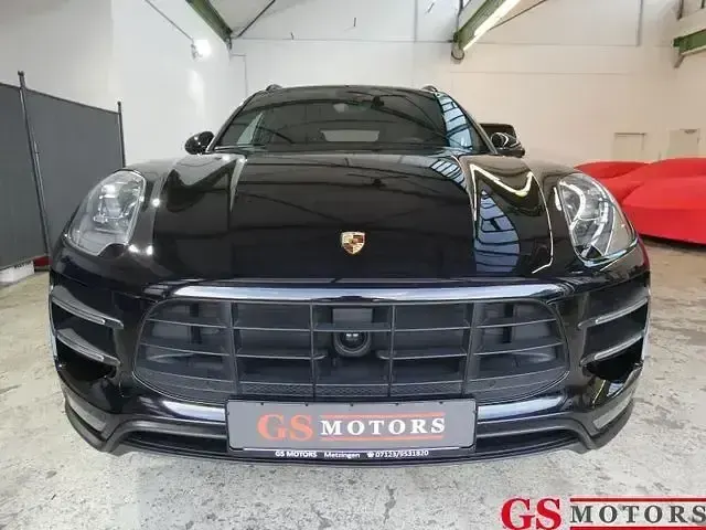 Gebraucht Porsche Macan Turbo Performance Package 441 PS (324 kW) 2017 Tiefschwarzmetallic SUV