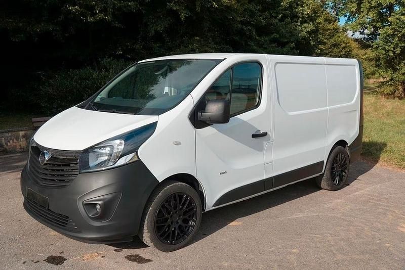 Gebraucht Opel Vivaro S 121 PS (88 kW) 2016 Weiß Van / Kleinbus