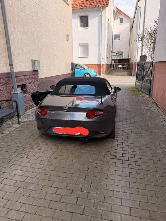 Gebraucht Mazda MX5 Exclusive-Line 131 PS (96 kW) 2018 Grau Cabrio