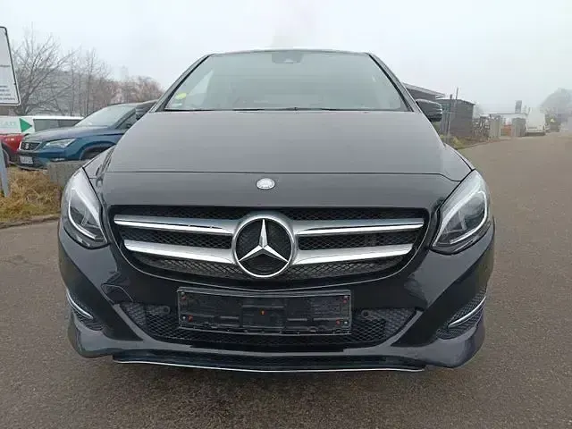 Gebraucht Mercedes B200 136 PS (100 kW) 2015 Schwarz Kleinwagen