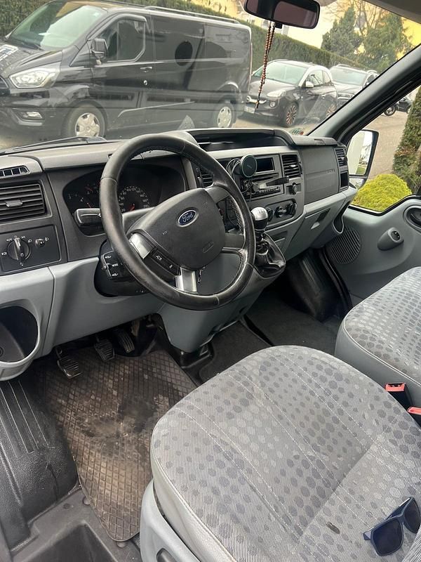 Gebraucht Ford Transit 116 PS (85 kW) 2011 Silber Van / Kleinbus