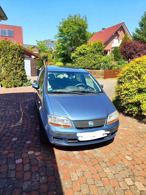 Blau Gebraucht 2004 Fiat Idea Van / Kleinbus | 750 € (Superpreis) - Bild 1/4