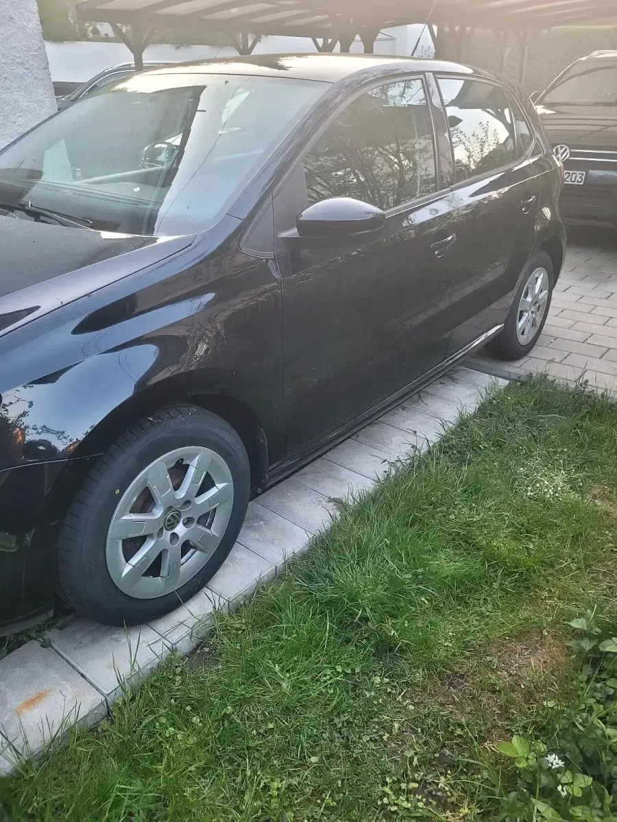 Gebraucht VW Polo 60 PS (44 kW) 2010 Schwarz Kleinwagen