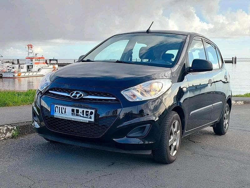 Gebraucht Hyundai i10 69 PS (50 kW) 2011 Schwarz Kleinwagen