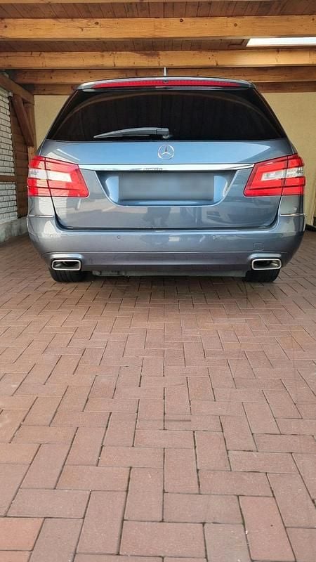 Gebraucht Mercedes E220 170 PS (125 kW) 2012 Grau Kombi