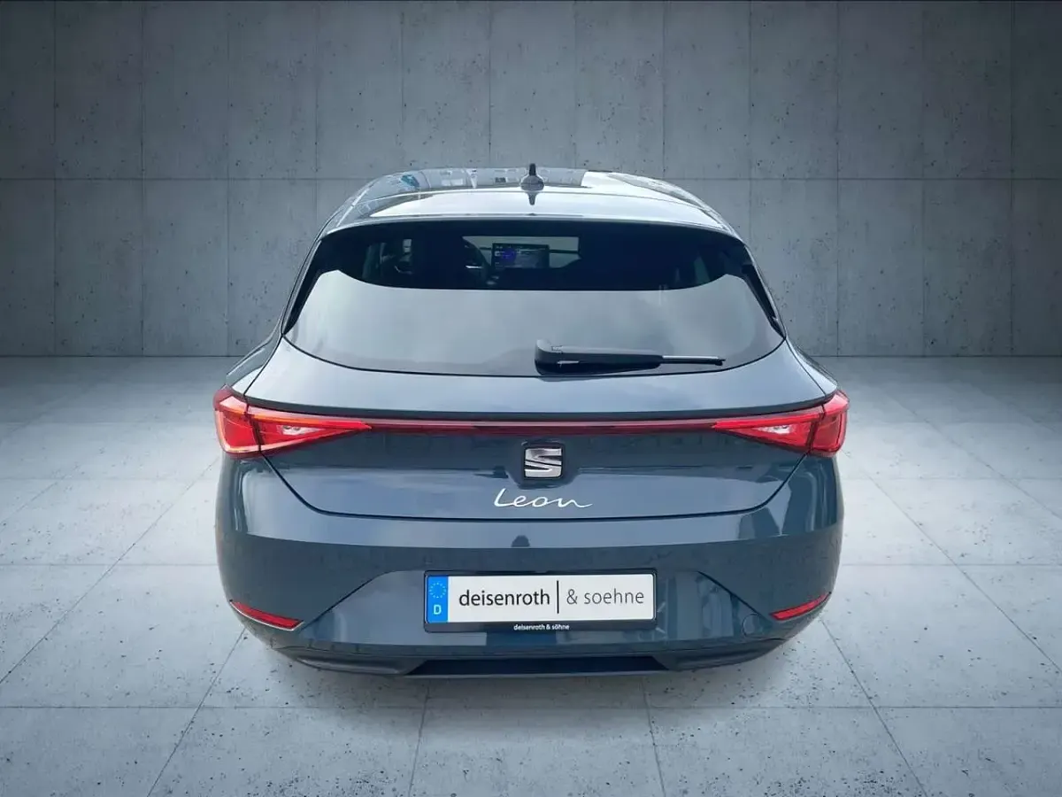 Occasion Seat Leon 150 ch (110 kW) 2026 Bleue Berline