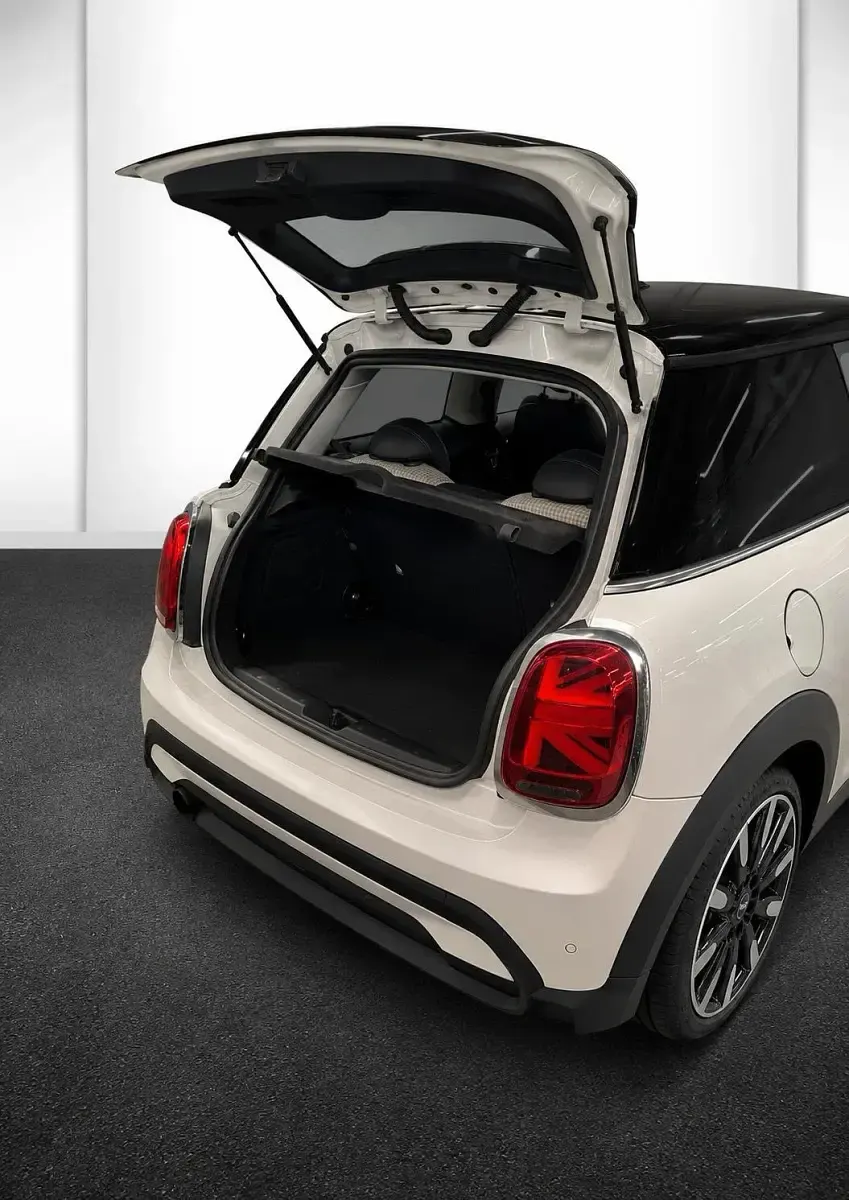 Gebraucht Mini Cooper Classic 136 PS (100 kW) 2021 Silber Kleinwagen
