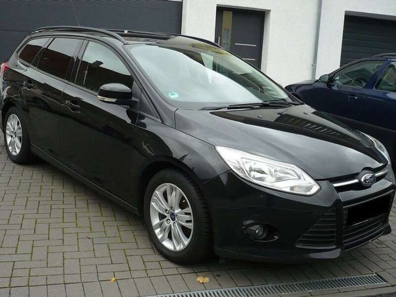 Schwarz Gebraucht 2014 Ford Focus Kombi | 2.250 € (Superpreis) - Bild 1/4