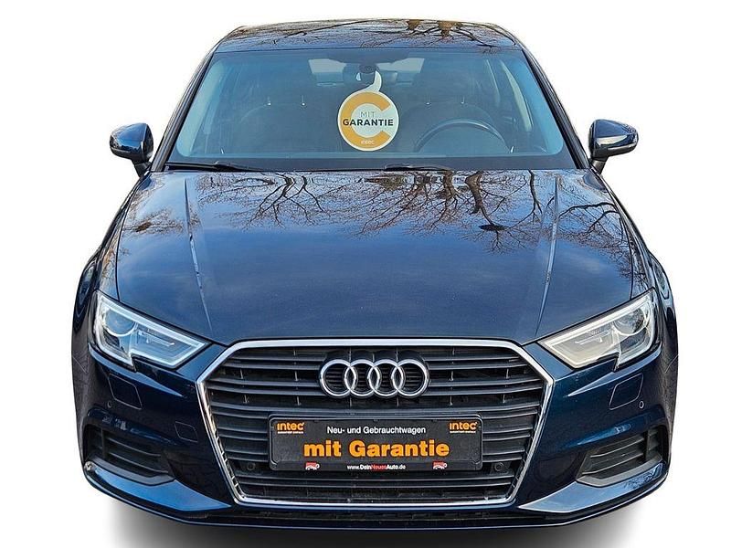 Gebraucht Audi A3 Comfort 116 PS (85 kW) 2018 Blau Limousine